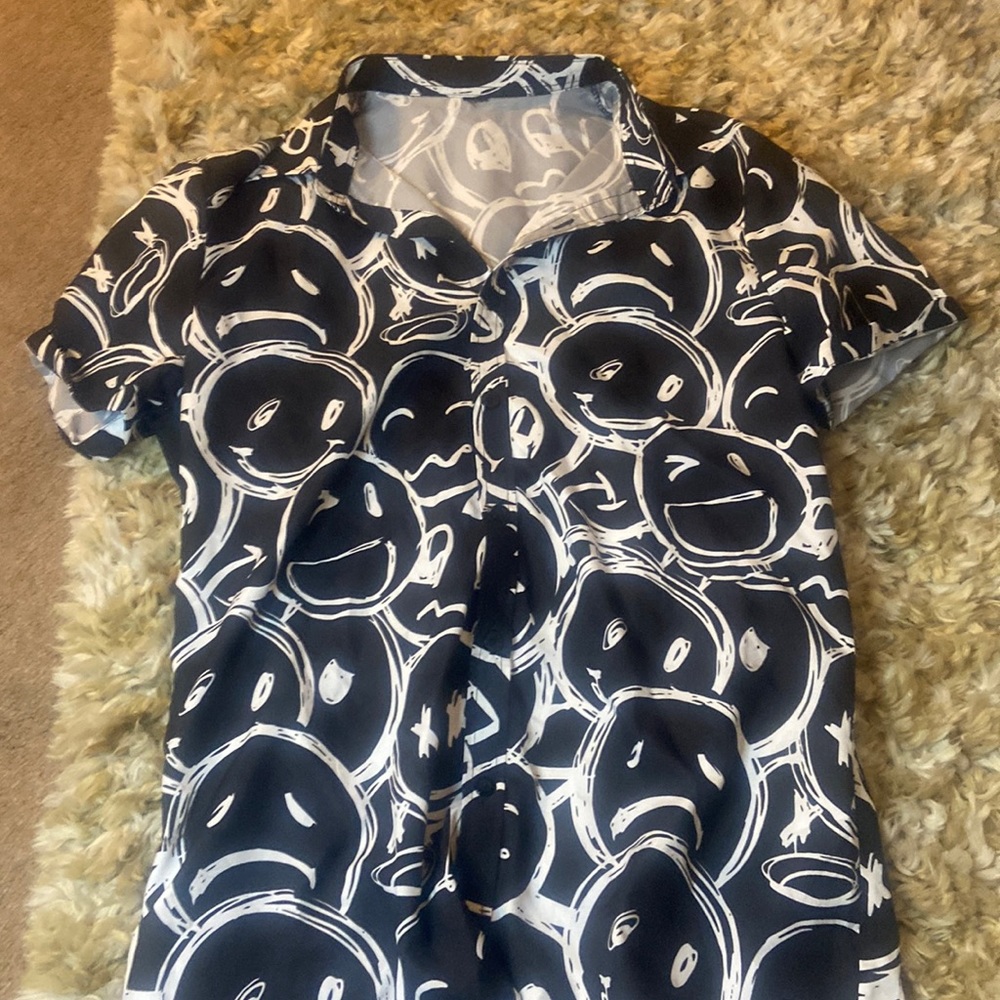 No brand Smiley shirt for pool parties, festival